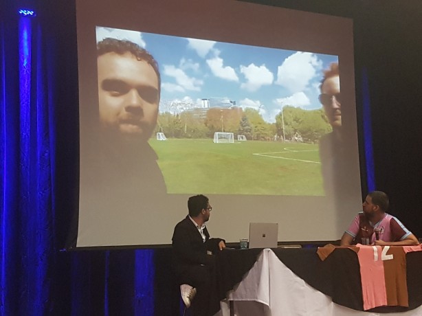 Exibição de vídeo com Chris Watney, diretor de marketing do Corinthian-Casuals
