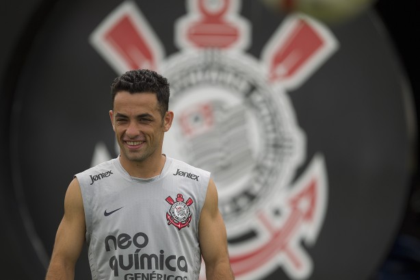 Pouco aproveitado, Gilsinho deixou o Timão em 2012