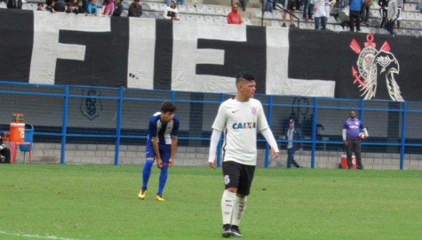 Alyson  meia-atacante do Sub-17 do Corinthians