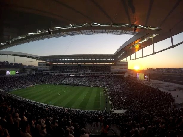Arena Corinthians estava em construo em 2012 e foi inaugurada em 2014