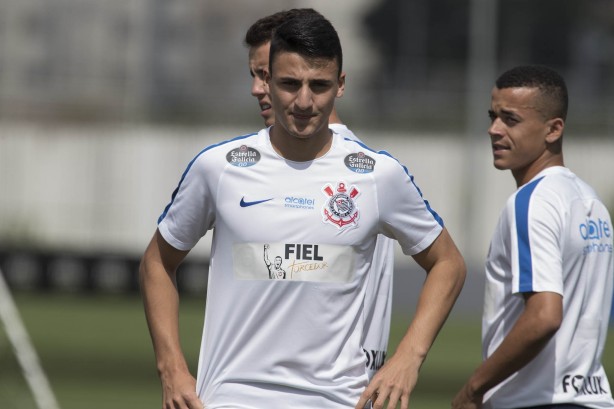 Mantuan fez uma cirurgia no joelho. Volante está recuperado