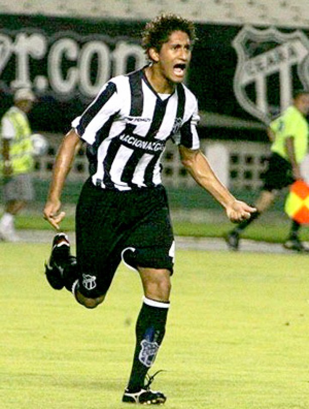 Em 2010, Pablo estreou como profissional com direito a gol em Cssio, hoje companheiro