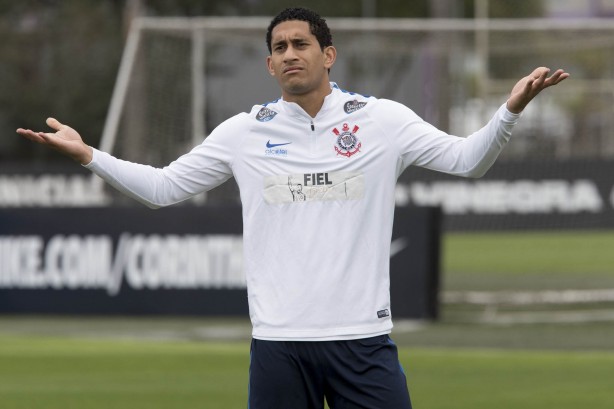 Do sorriso aberto à cara feia. Olha o Pablo aí fazendo caras e bocas no treino!