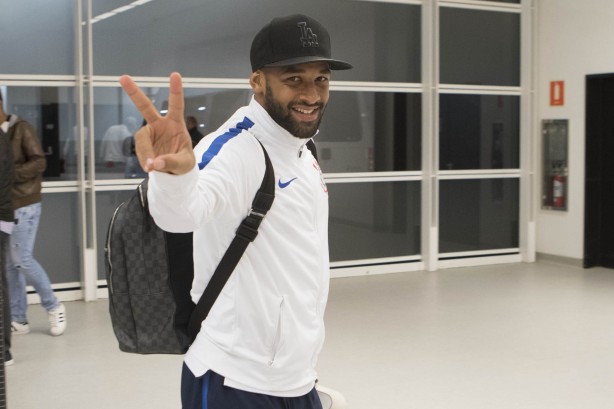 Fellie Bastos chegando à Arena para o jogo contra o Botafogo