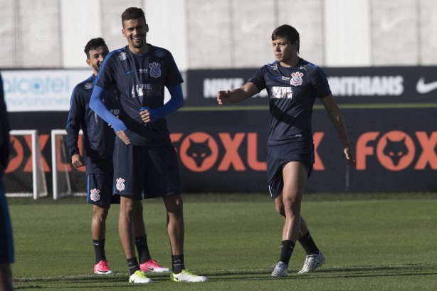 Léo Santos e Romero no treino desta tarde no CT Joaquim Grava