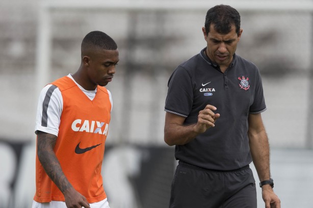 Malcom, principal revelao do clube nos ltimos anos, sendo orientado por Carille