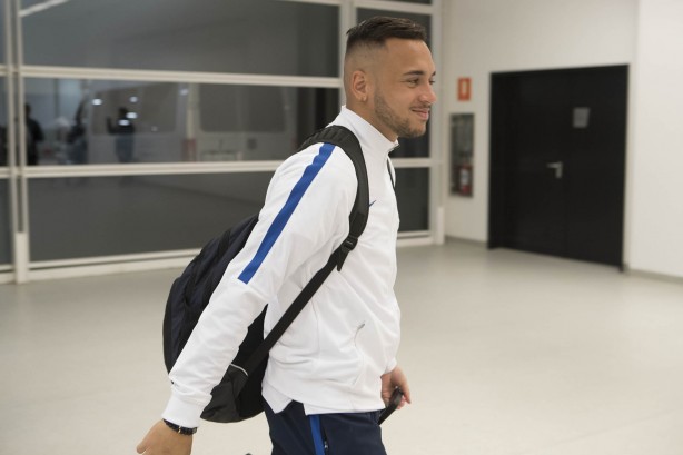 Maycon chega à Arena para duelo contra o Botafogo, pelo Campeonato Brasileiro