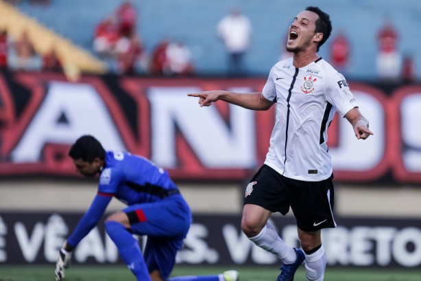 Atlético-GO foi uma das vítimas do Corinthians como mandante