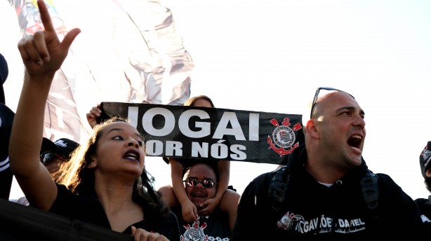 Torcedores levaram faixas para apoiar os jogadores