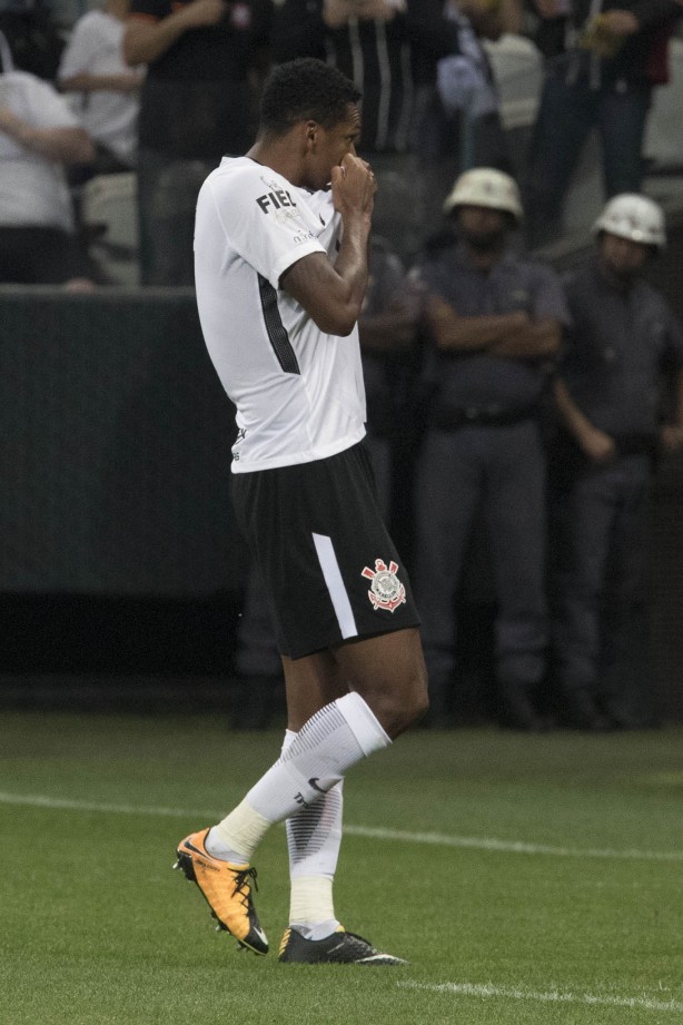 Contra o Atlético-PR, Jô foi o nome da partida