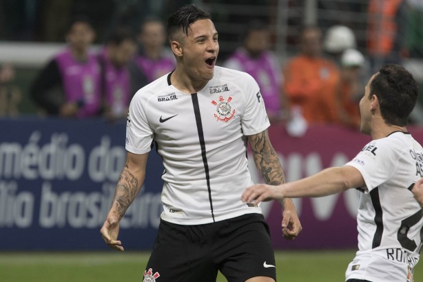 Arana marcou o segundo gol do Timão contra o Palmeiras