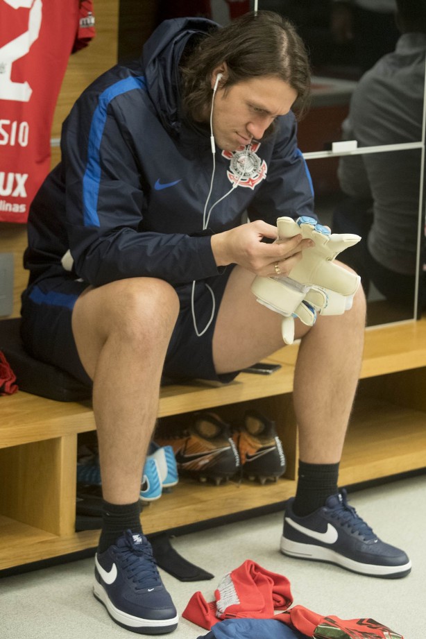 Cássio no vestiário da Arena antes do jogo contra a Ponte Preta