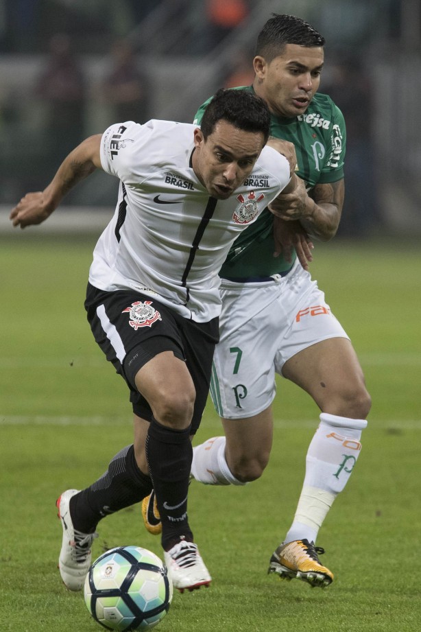 Jadson teve grande atuação no jogo contra o Palmeiras