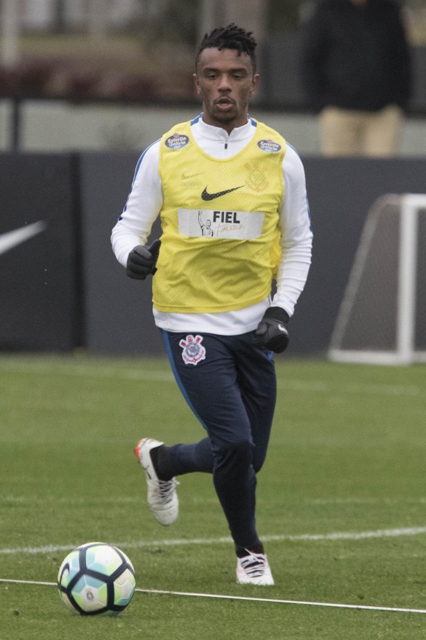 Paulo Roberto durante treino desta tarde