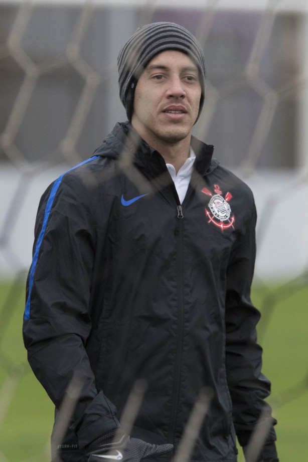 Rodriguinho deve ser titular contra o Avaí amanhã