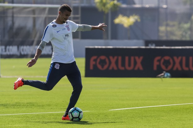 Jogadores no treino da manhã antes do embarque para o Rio