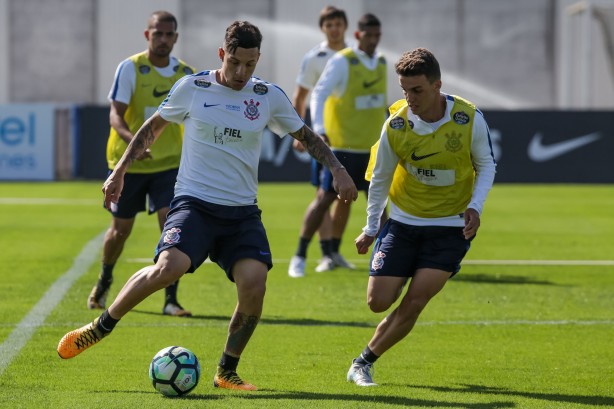 Jogadores no treino da manhã antes do embarque para o Rio