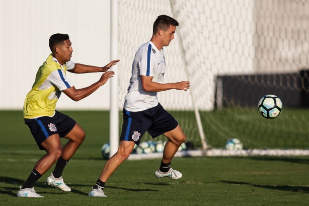 Leo ******* no treino após partida contra o Avaí
