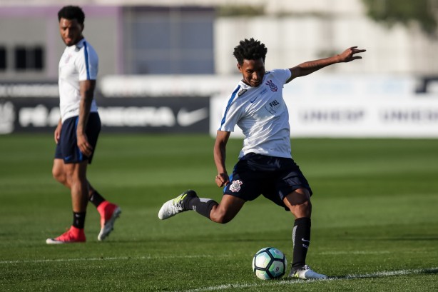 Moisés no treino após partida contra o Avaí