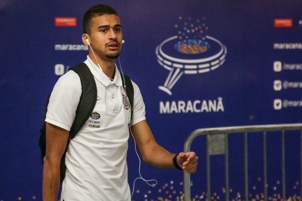 ** na chegada ao estádio antes da partida contra o Fluminense