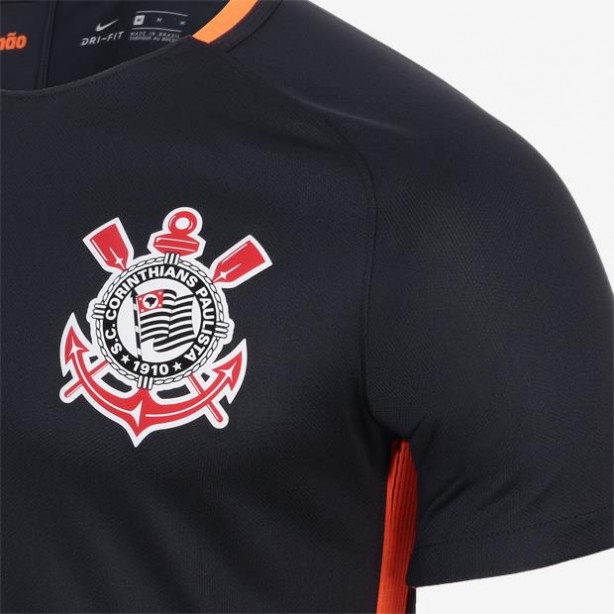 Escudo do Corinthians na nova camisa