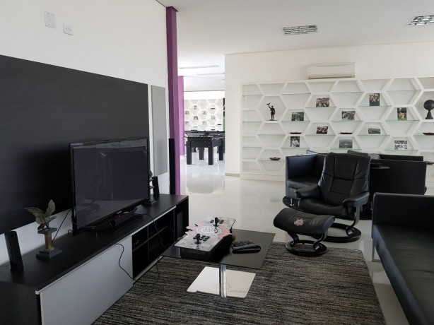 Até sala de jogos do hotel do CT rendeu elogios do Barcelona