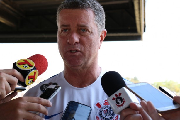Walmir Cruz falou com a imprensa; Meu Timão marcou presença