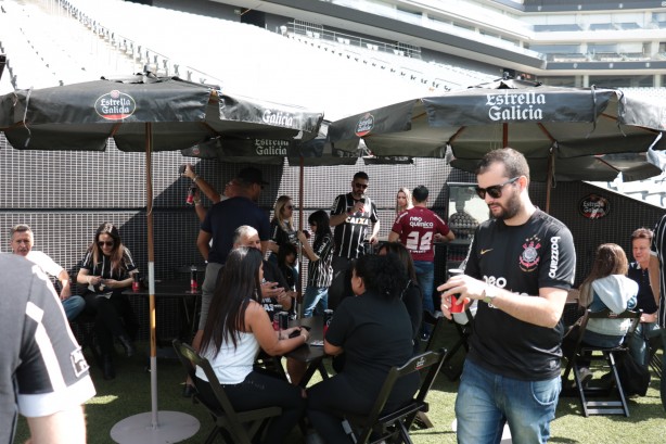 Tour levou dezenas de papais e filhos à Arena Corinthians nesta manhã de domingo