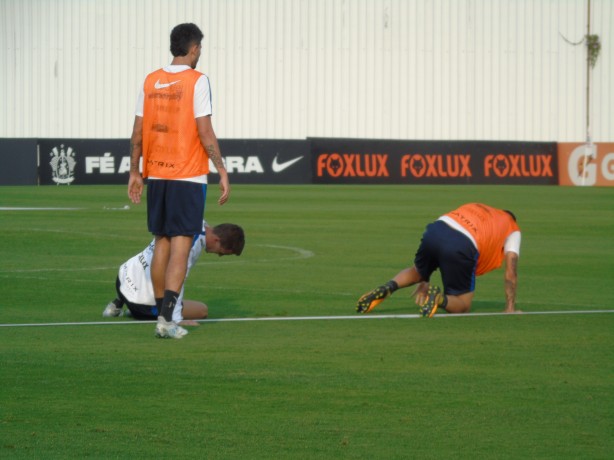 Canelas de Arana e Figueiredo se chocaram durante treino desta segunda