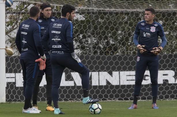 Maltos (à dir.) treinou com Cássio, Walter e Vidotto