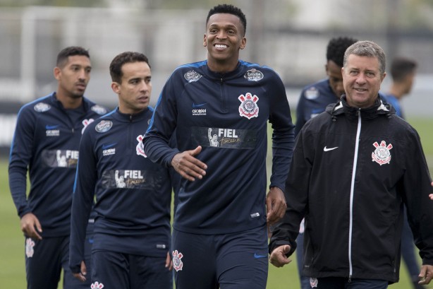 Clima no CT do Corinthians seguiu leve durante a tarde