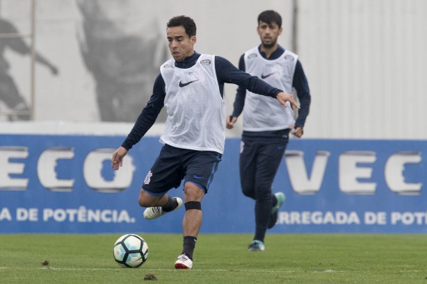 A partida acontece a partir das 16h, na Arena Corinthians, pelo Brasileirão
