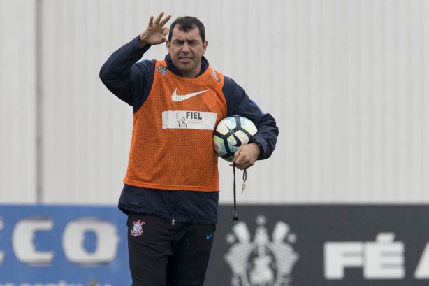 O Corinthians entra em campo neste sábado, diante do Vitória
