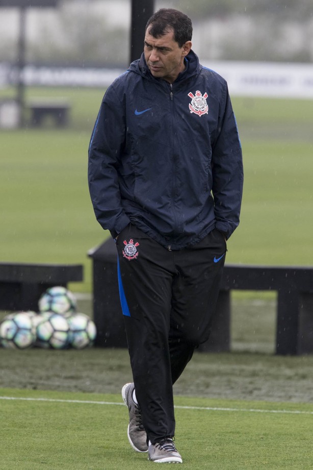 Sob o comando de Carille, o Corinthians realizou treinamento tático nesta quarta-feira