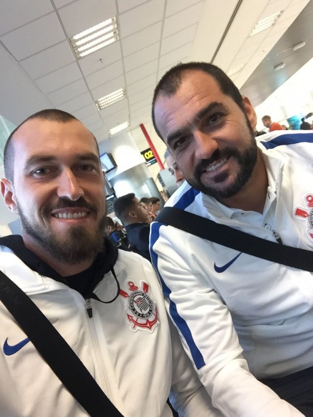Walter e Danilo tiraram selfie no aeroporto antes do embarque