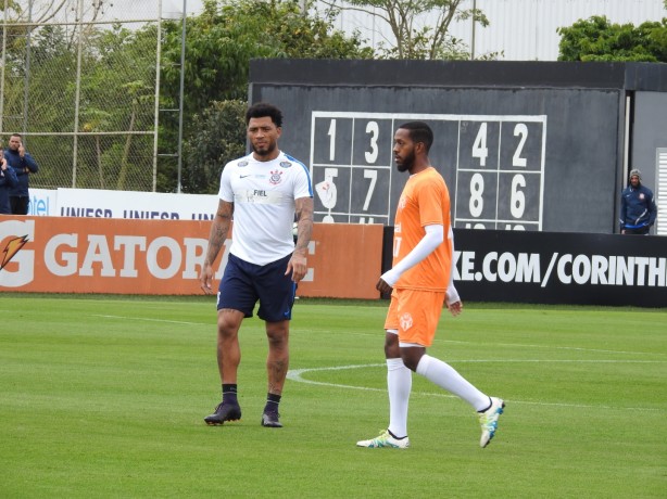 Kazim desperdiçou boas oportunidades de gol no primeiro tempo