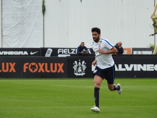 Vílson, que não atua desde março, também foi titular