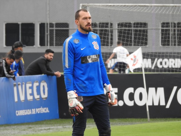 Walter foi o goleiro da equipe do Timo no primeiro tempo