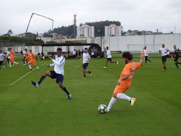 Warian atuou muito bem na lateral durante a partida