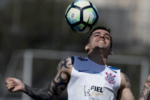 Após se apresentar à Seleção Brasileira, o lateral Fagner voltou a integrar o elenco do Timão