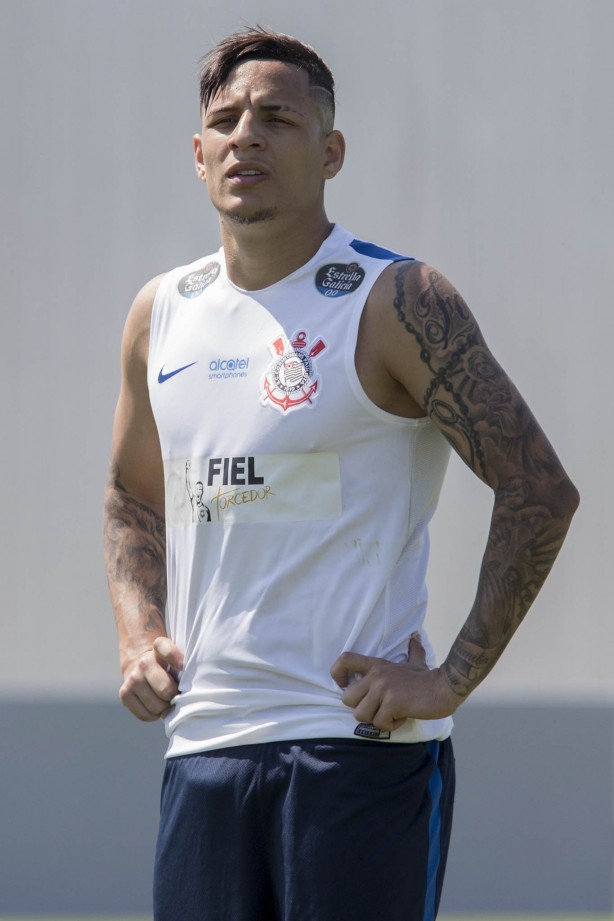 O treino contou com a presença do lateral Guilherme Arana, que volta após lesão