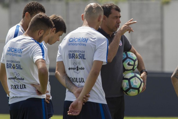 Ao contrrio do esperado, Carille no poder contar com o lateral-esquerdo Guilherme Arana