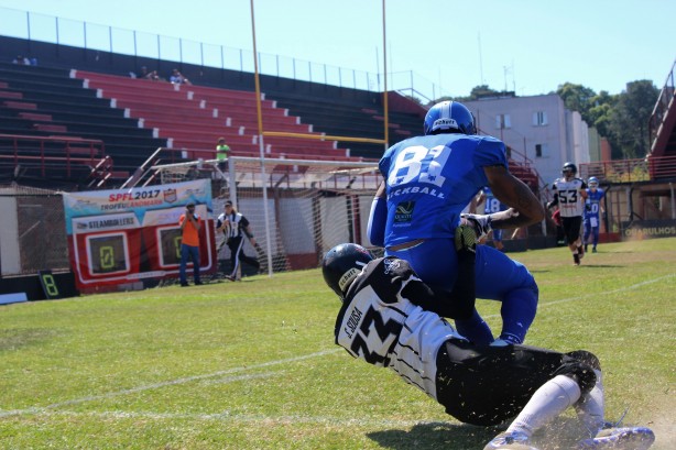 Steamrollers tentou segurar o invicto Sada Cruzeiro, mas acabou derrotado por 42 a 0