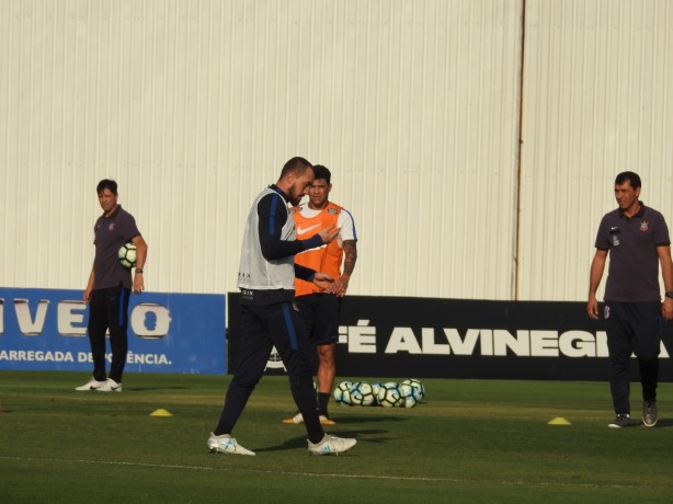 Goleiro chegou a levar mãos ao rosto