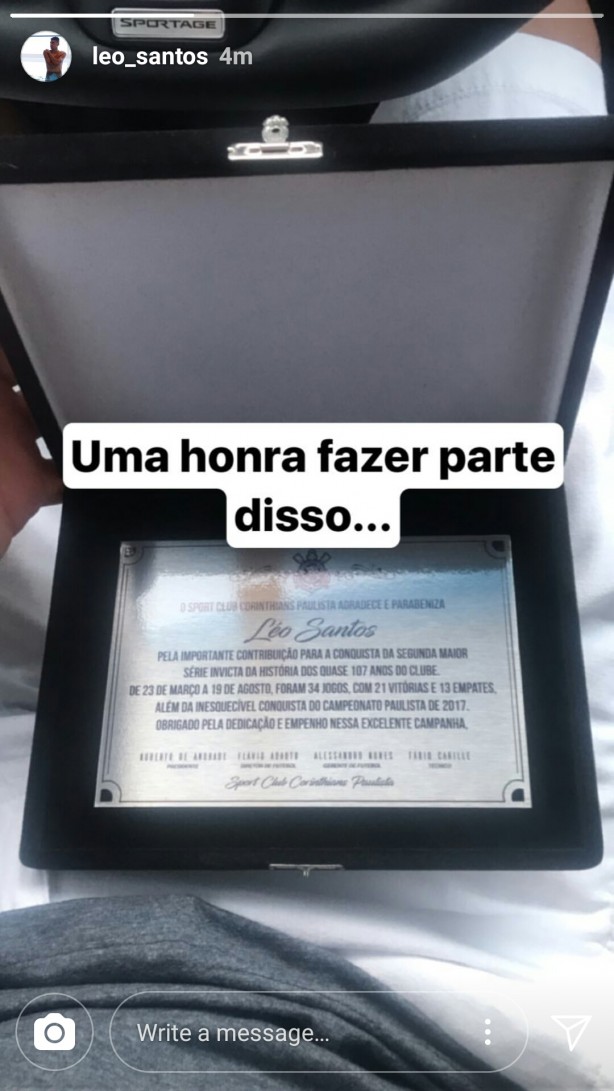 Presente recebido por Léo Santos