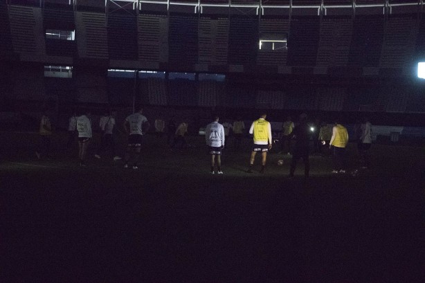 Que fase! Por problema em gerador, faltou luz por cerca de dez minutos no treino