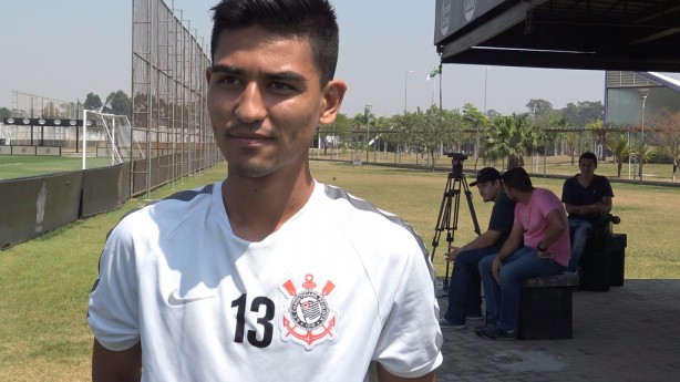 Fabrício Oya atuou durante o segundo tempo do amistoso com a Seleção