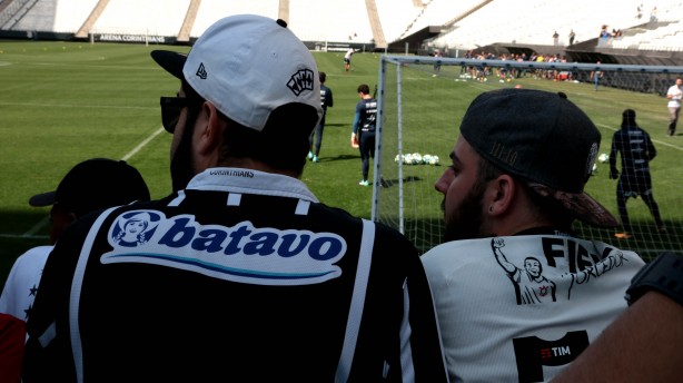 Torcedores acompanharam atividade pr-clssico na Arena