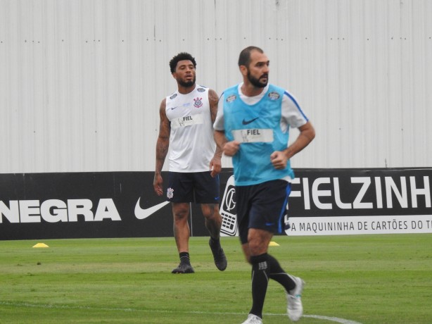 O atacante Kazim esteve entre os titulares, uma vez que Jô segue vetado
