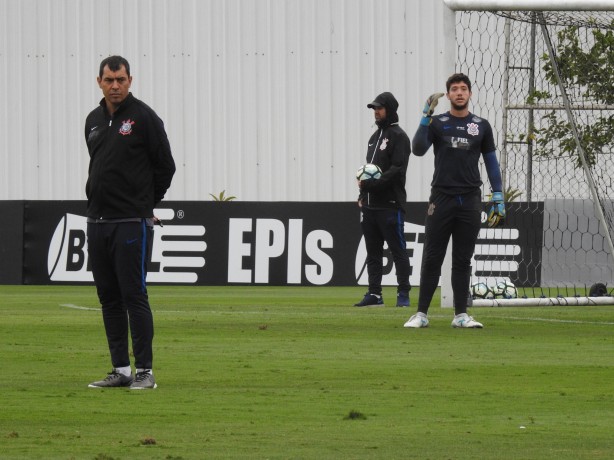 Técnico Fábio Carille, de olho em seus comandados